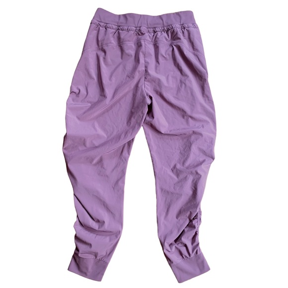 Athleta Attitude Side Ruched Lightweight Jogger Pants in Volcanic Violet Size 6 - Picture 6 of 9